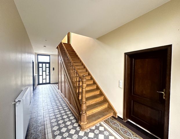 HAUPTHAUS EINES BAUERNHOFES IN KREFELD-FISCHELN ZU VERMIETEN! - Photo 1