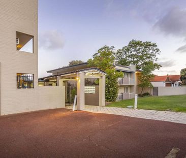 CHIC URBAN APARTMENT - Photo 4