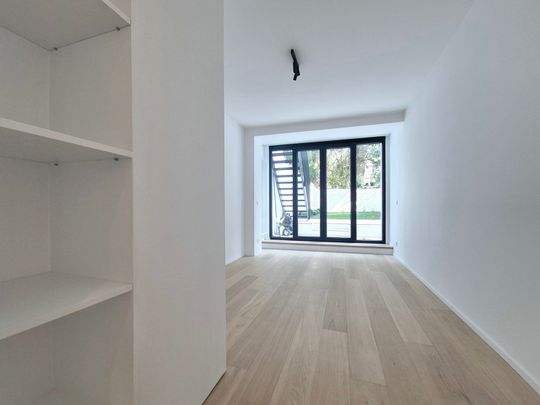 Renovated 4 BDR/4 bathroom ground floor with garden! - Photo 1