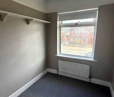 Partly furnished 3 bedroom Semi-detached - Photo 4