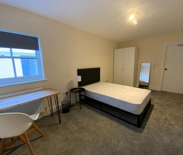 1 bedroom in a house share to rent - Photo 4