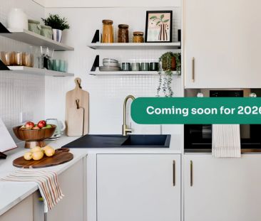 Premium Smaller 2 Bed Apartment - Shared Bathroom - Photo 1