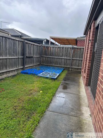 12 Woodbine Street, Pakenham - Photo 2