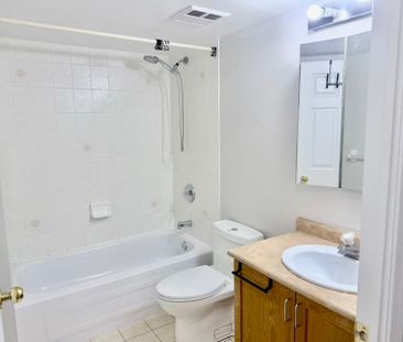 For Lease - 51 Baffin Court Unit# PH15, Richmond Hill, Ontario - Photo 4