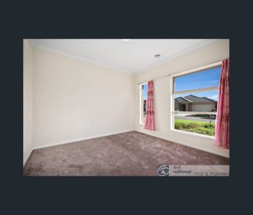 Well maintained modern three-bedroom home located in the highly sou... - Photo 3