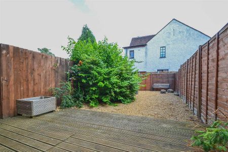 2 bedroom terraced house to rent - Photo 4