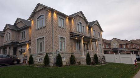 For Lease - 5567 Oscar Peterson Boulevard, Mississauga, Ontario - Photo 2