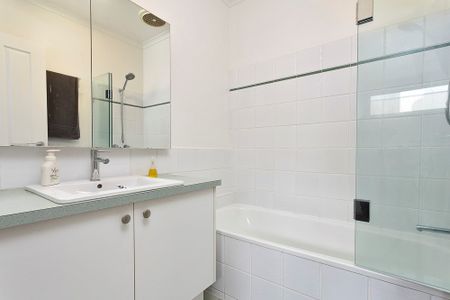 30 Merrett Drive, Williamstown VIC 3016 - House For Rent | Domain - Photo 4