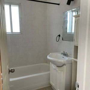 3 1/2 Chambre Et Salon Separé - Photo 2