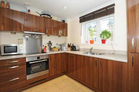 2 bedroom flat to rent - Photo 3