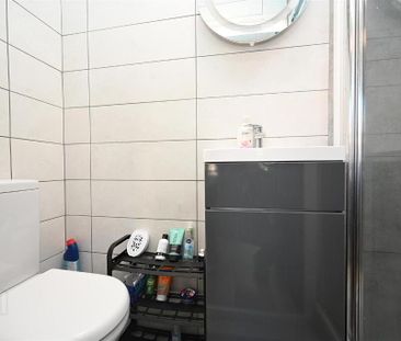 Room 3, 9 Eglantine Avenue, Belfast, BT9 6DW - Photo 6
