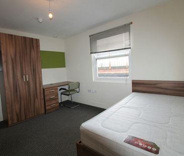 Flat to rent on - Photo 3