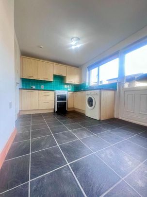 21 Linn Road, BT402BS, Larne - Photo 1
