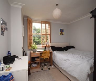 2 Bed Flat, Harbut Road, SW11 - Photo 6
