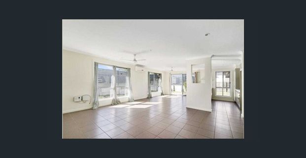 Modern 3 Bedroom Home with Spacious Yard - Photo 1