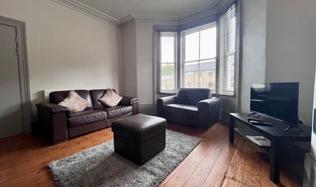 Spacious 6 bedroom House with 2 bathrooms - Photo 2