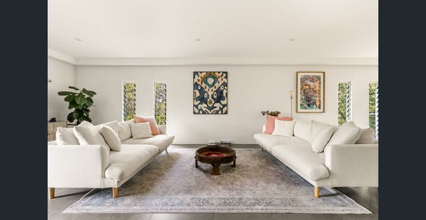 Design Excellence Immersed in Bushland – Executive Balmoral Living! - Photo 1