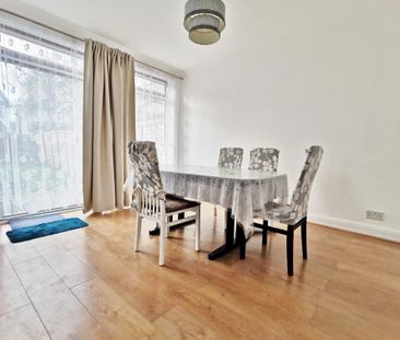 4 bedroom semi-detached house to rent - Photo 2