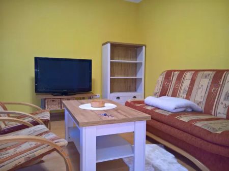Vybavený byt 2+kk s balkonem, parkovací stání, Na Vyhlídce, Frýdek - Fotografie 4