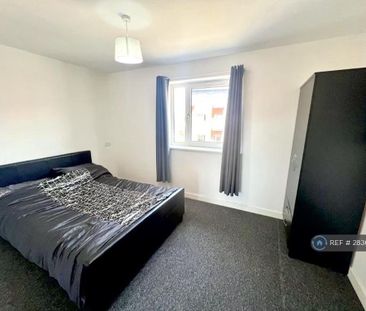2 bedroom flat to rent - Photo 3