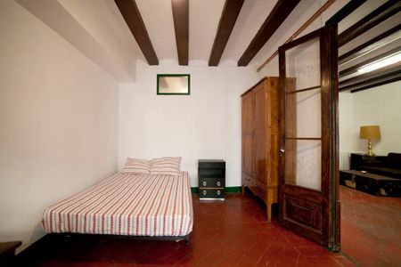 Carrer dAvinyó, Barcelona, Catalonia 08002 - Photo 2