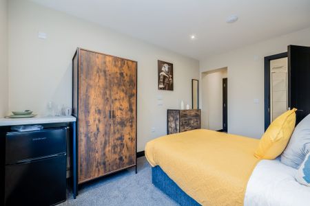 Crown House, Nuneaton, CV11 4BX - Photo 2