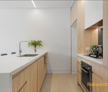 Prestigious Location Luxury Villa-like Garden Apartment - Photo 6