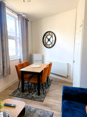 £1,500 PCM, Three Bedroom House in Penarth Road, Grangetown, Cardiff, CF11 6FS - Photo 2