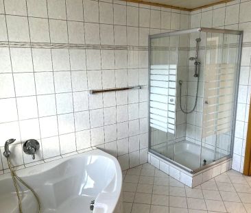 Wohnen am Leimbacher Berg: Kompakte 3-Zimmer-Wohnung mit überdachte... - Foto 1