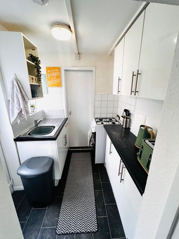 Room in a Shared House, Islingword Place, BN2 - Photo 4