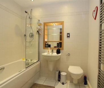 2 bedroom flat to rent - Photo 6