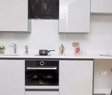 Studio Medium - Photo 1