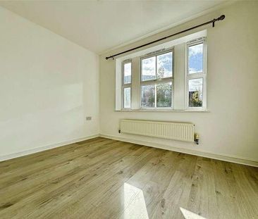 Pioneer Road, Swindon, Wiltshire, SN25 - Photo 4