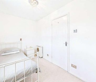 Lyon Close, Maidenbower, Crawley, West Sussex, RH10 - Photo 4