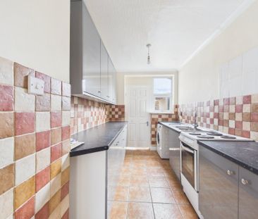 Hetherington Close, Slough, Berkshire,SL2 - Photo 5