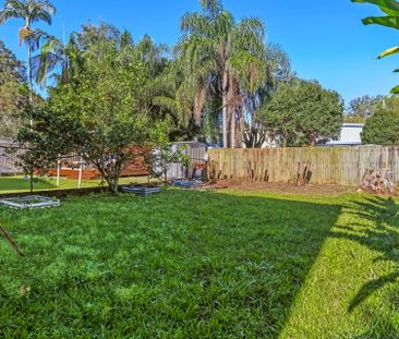 Charming 3-Bedroom Home in Quiet Holland Park West Street - Photo 6