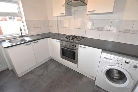 De La Pole Avenue, Hull, HU3 - Photo 4