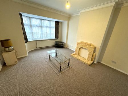 3 bedroom semi-detached house to rent - Photo 2