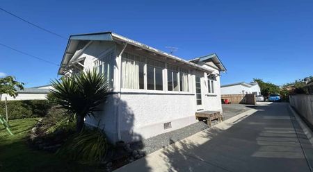 Family-Friendly Home with Space, Warmth, and Functionality - Photo 5