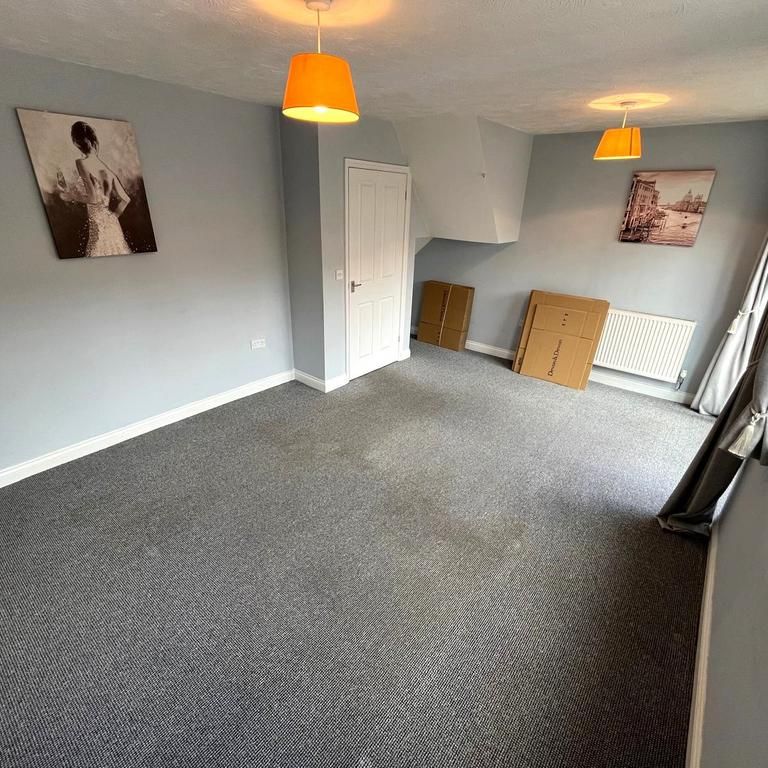 3 bedroom semi-detached house to rent - Photo 1