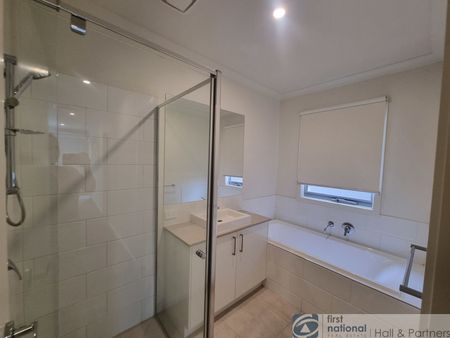 Townhouse with Room to Move - Photo 2