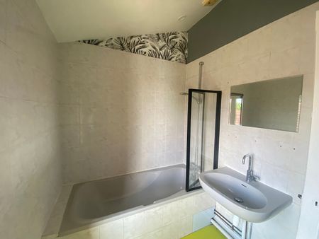 Location Maison 4 pièces 110m² - Photo 3