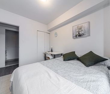 Deluxe Balcony Room - McGill Ghetto - Photo 2