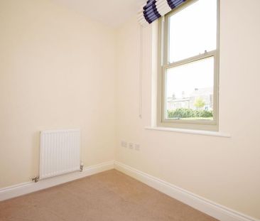 4 bedroom semi-detached house to rent - Photo 6
