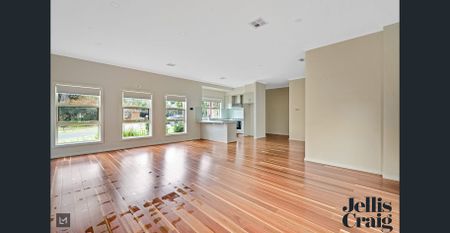 Luxe Townhouse Made For Entertainers - Photo 3