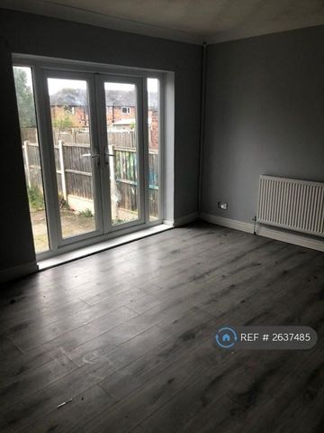 2 bedroom semi-detached house to rent - Photo 5