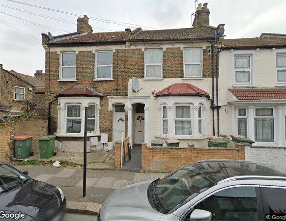 Room in a Shared House, Selsdon Road, E13 - Photo 1
