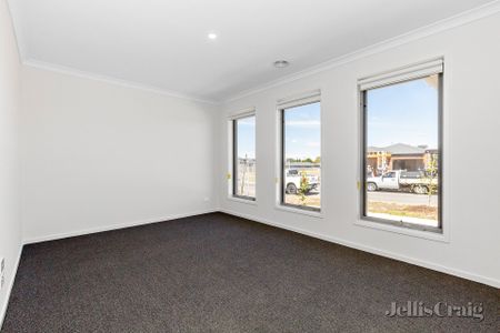 81 Willoby Drive, Alfredton - Photo 2