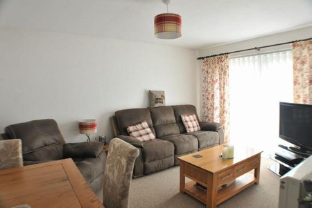 2 Bedroom Bungalow For Rent - Photo 2