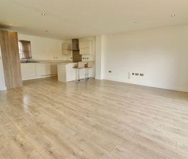 3 bedroom Town House to let - Photo 6